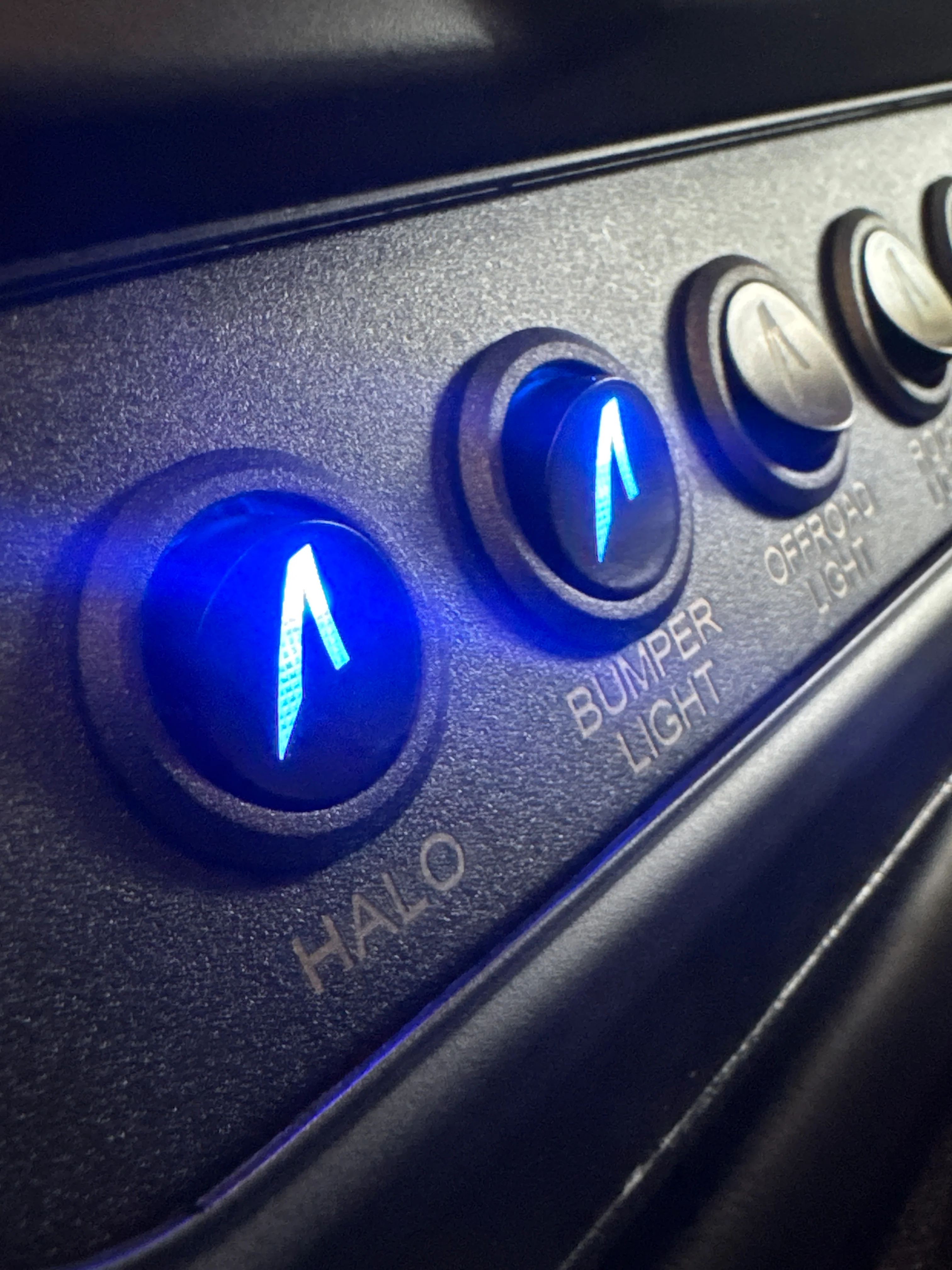 JEEP WRANGLER AUX SWITCH PANEL RELAY BOX JL 2018-2026