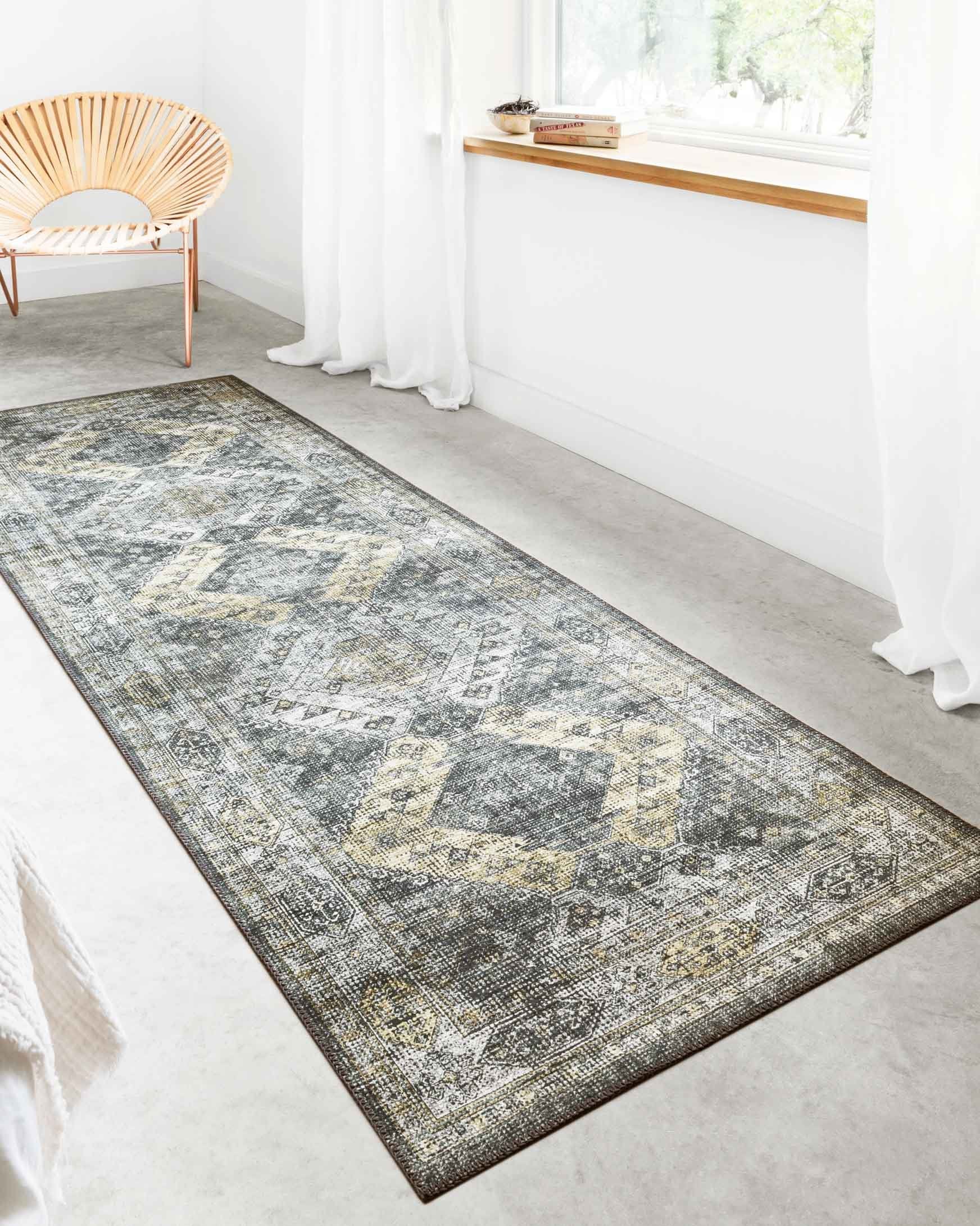 Loloi II Skye Collection - Traditional Power Loomed Rug in Graphite & Silver (SKY-09)