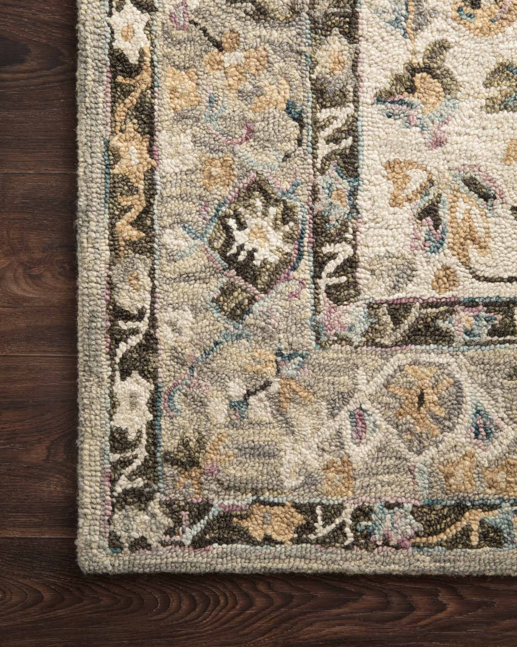 Loloi II Beatty Collection - Traditional Hooked Rug in Grey & Ivory (BEA-01)