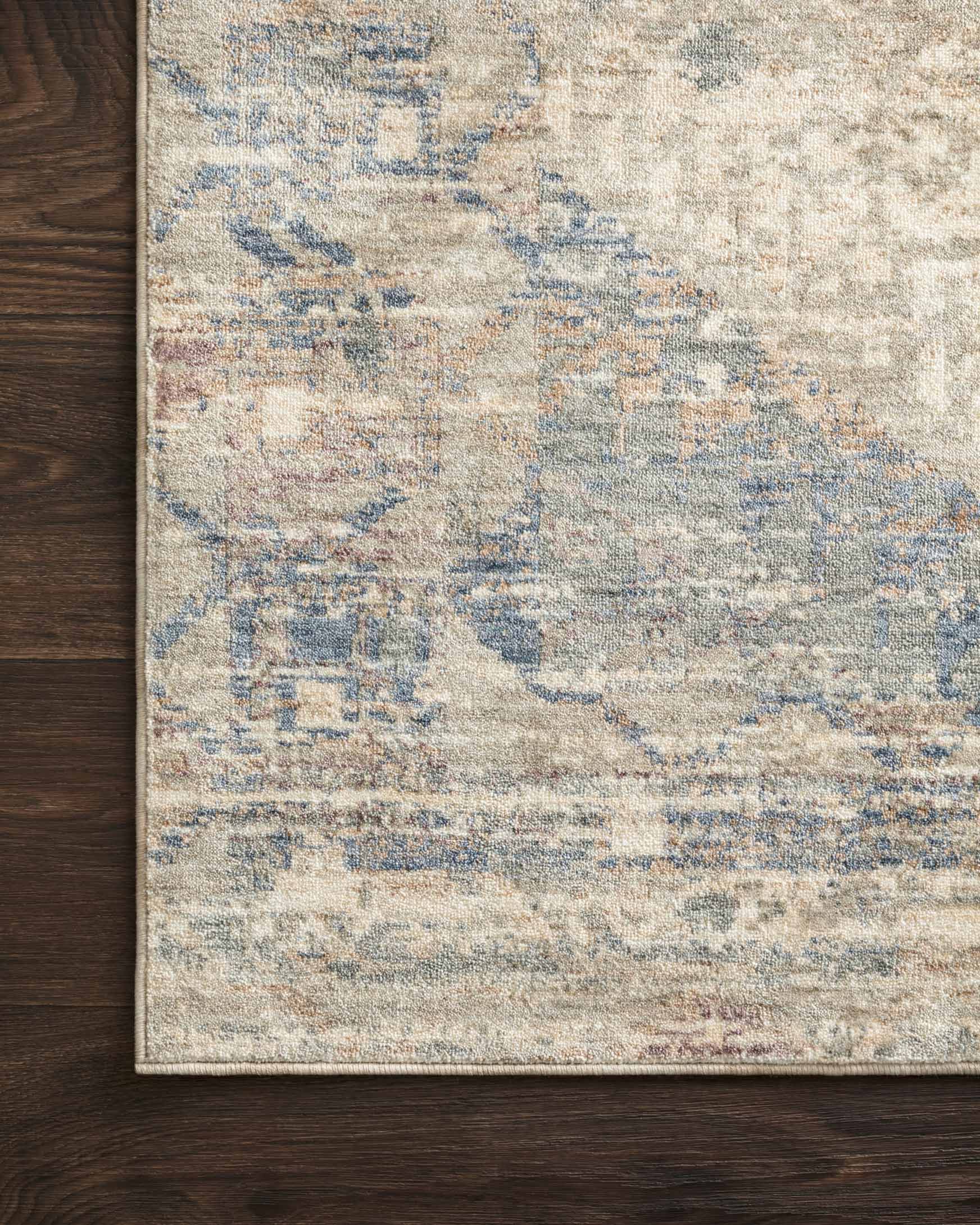 Loloi Revere Collection - Traditional Power Loomed Rug in Ivory and Blue (REV-06)