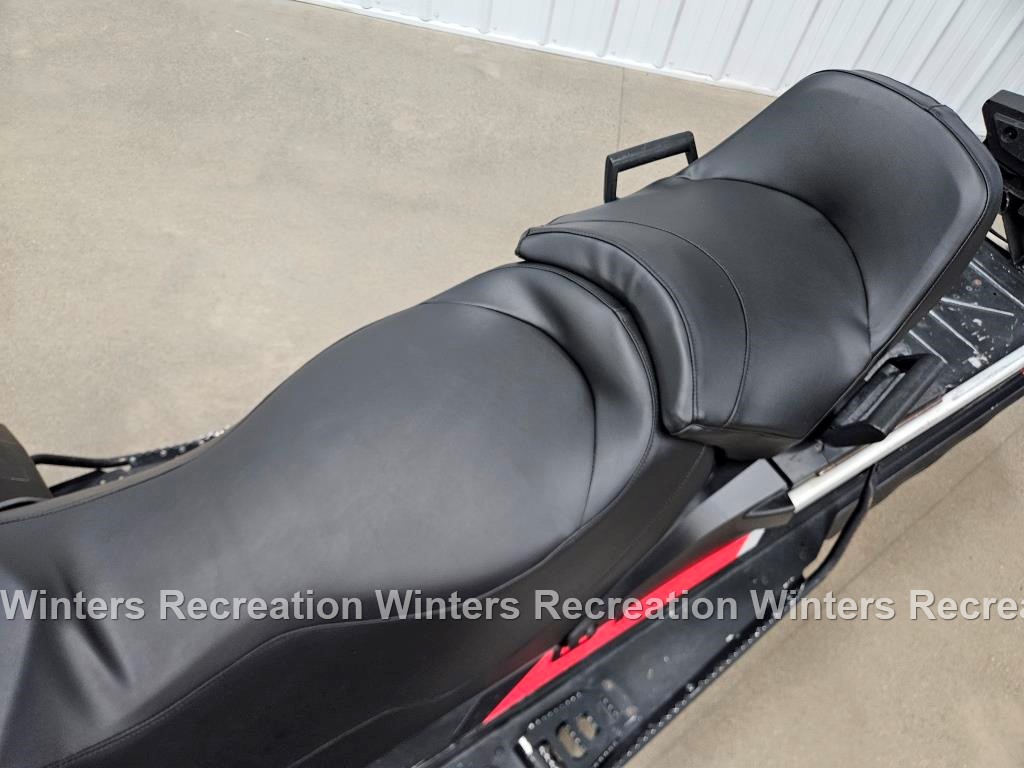 2019 Ski-Doo Skandic 900 Ace Snowmobile, Black