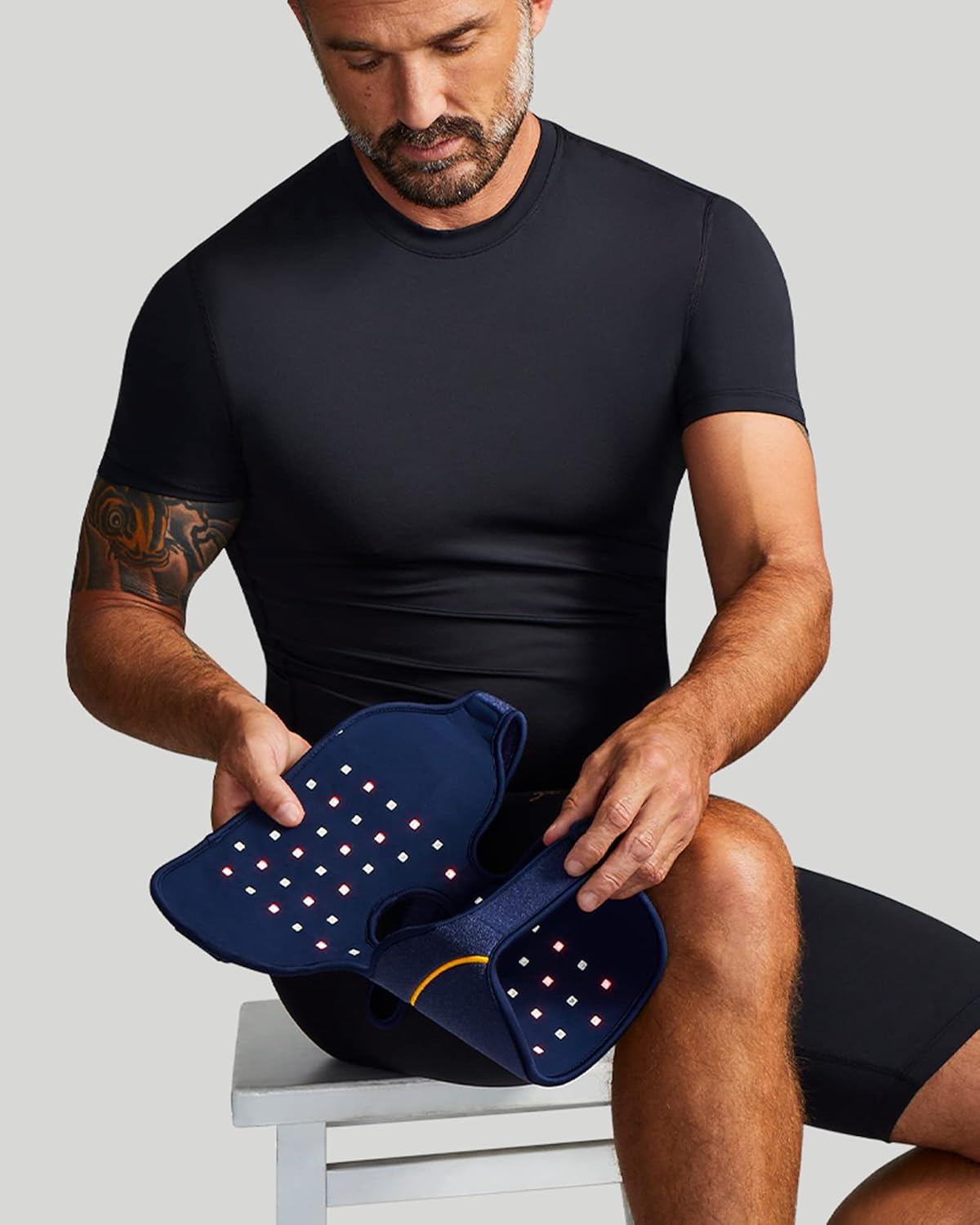 Tommie Copper Infrared Therapy – Unisex Rechargeable Red Light Therapy Support for Muscle Aches and Pain Associated with Arthritis