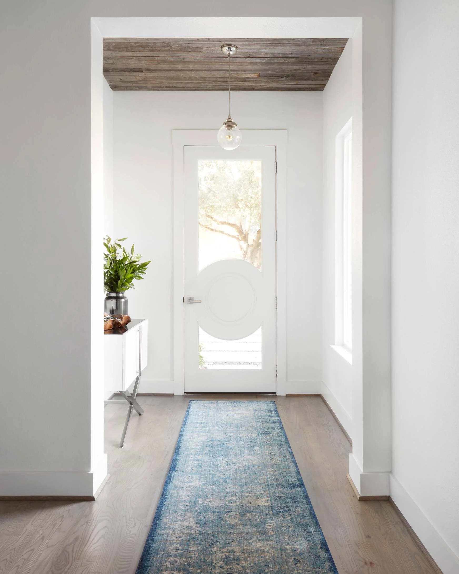 Loloi Anastasia Collection - Transitional Power Loomed Rug in Lt. Blue & Ivory (AF-14)