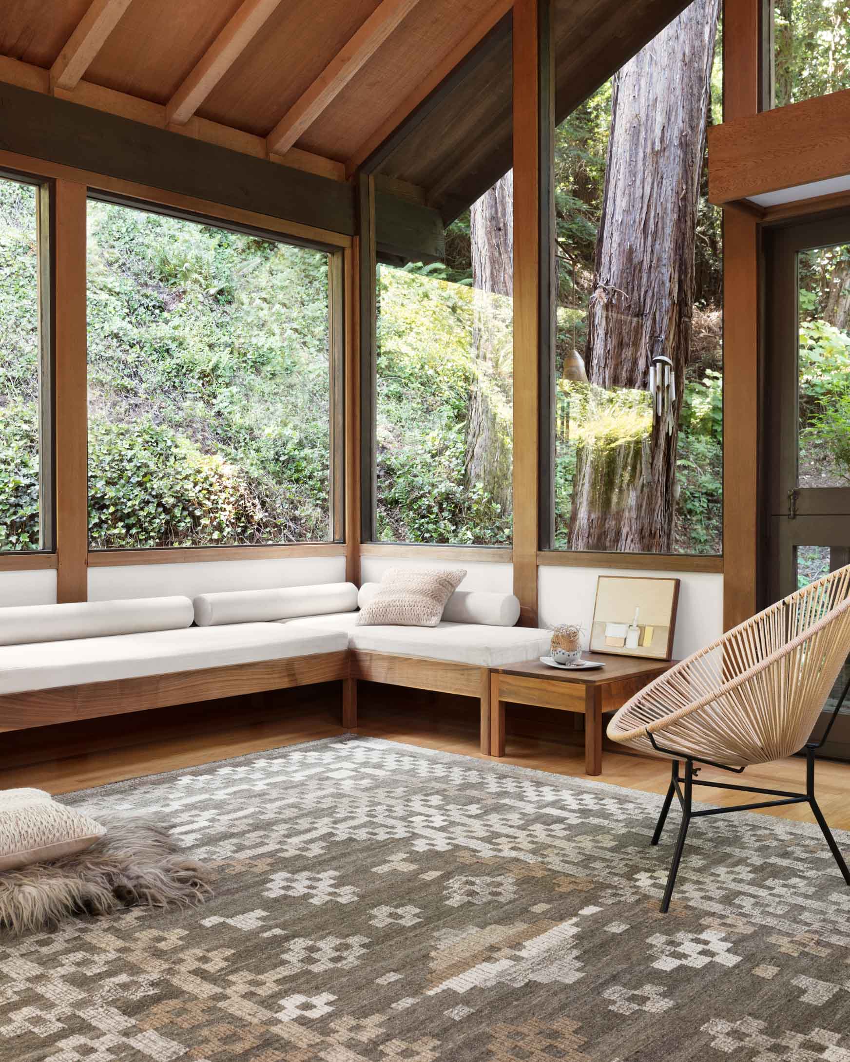 Loloi Akina Collection - Transitional Hand Woven Rug in Charcoal & Taupe (AK-01)