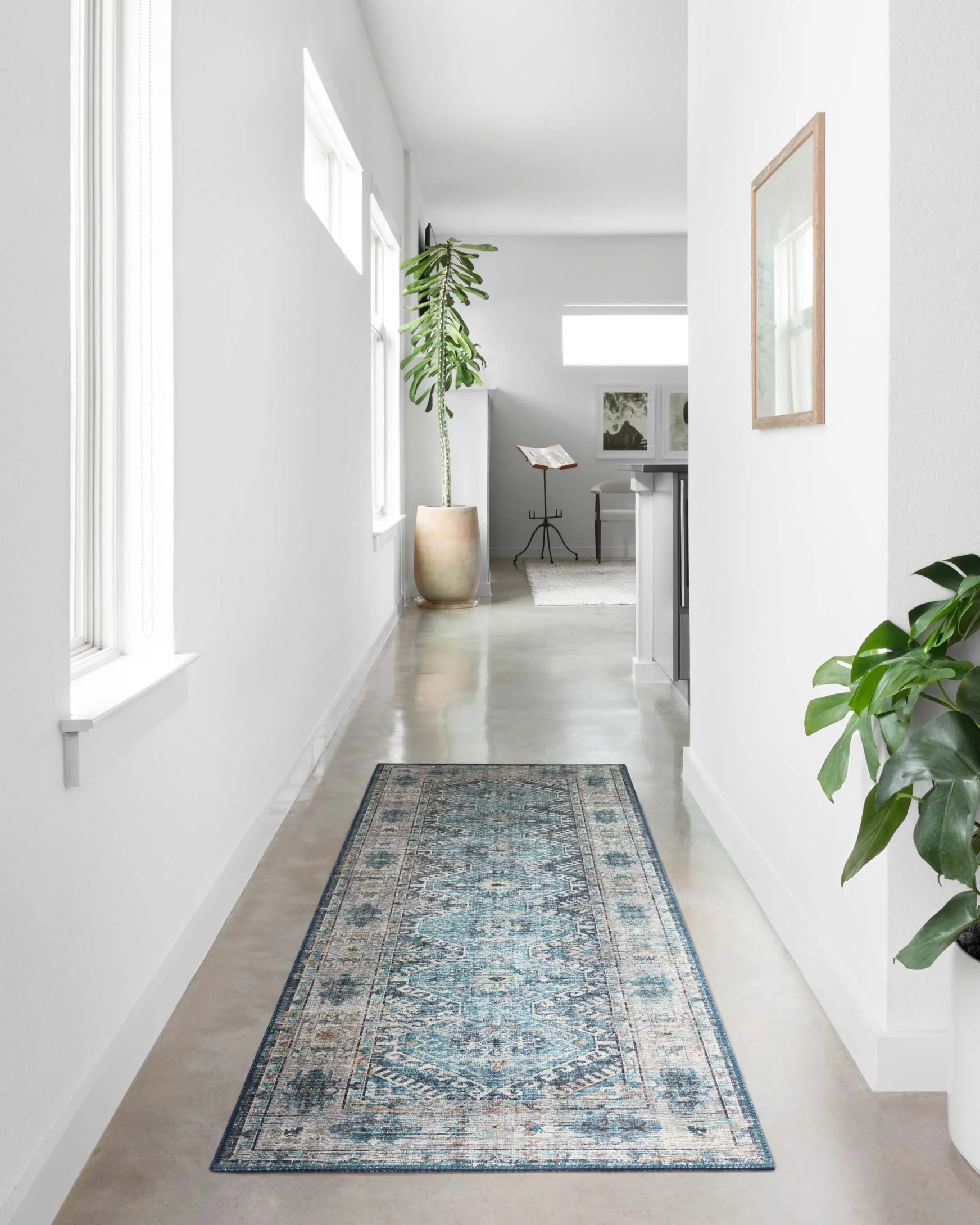 Loloi II Skye Collection - Traditional Power Loomed Rug in Denim & Natural (SKY-03)