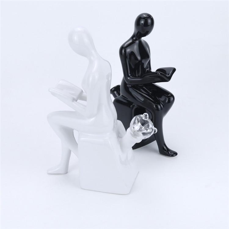 8.3 Reader-Shaped Ceramic Water Pipe
