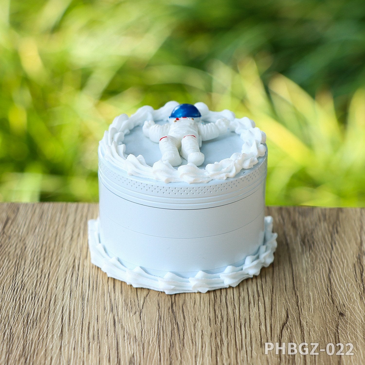 Cake-Shaped Grinder