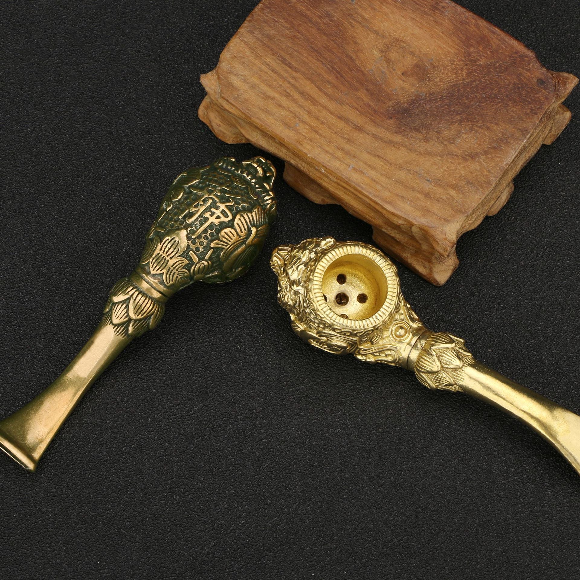 Handcrafted Brass Tiger Head Smoking Pipe - Random Color