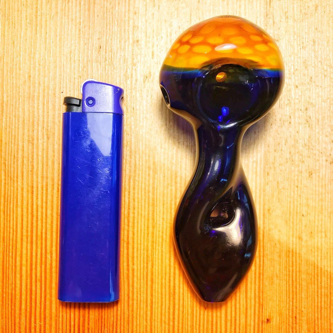 Two Tone Skinny Glass Pipe w/ Twisted Flat Mouthpiece