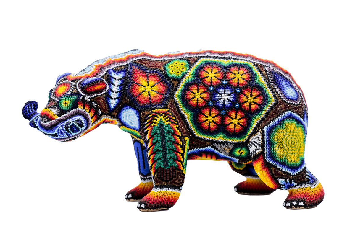 Oso Salmón – Obra de Arte Huichol