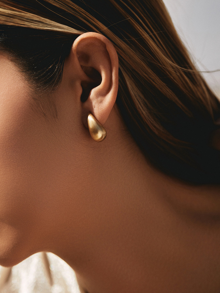 Droplet shaped earrings