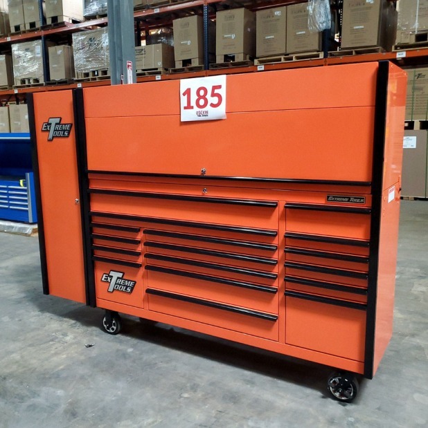 ToolboxScratch & Dent, Extreme Tools DX Series 72 x 21 Triple Bank Roller