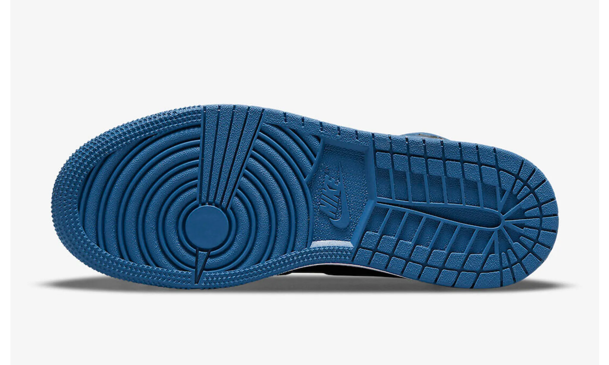 Jordan 1 High OG Dark Marina Blue - beetsneakers