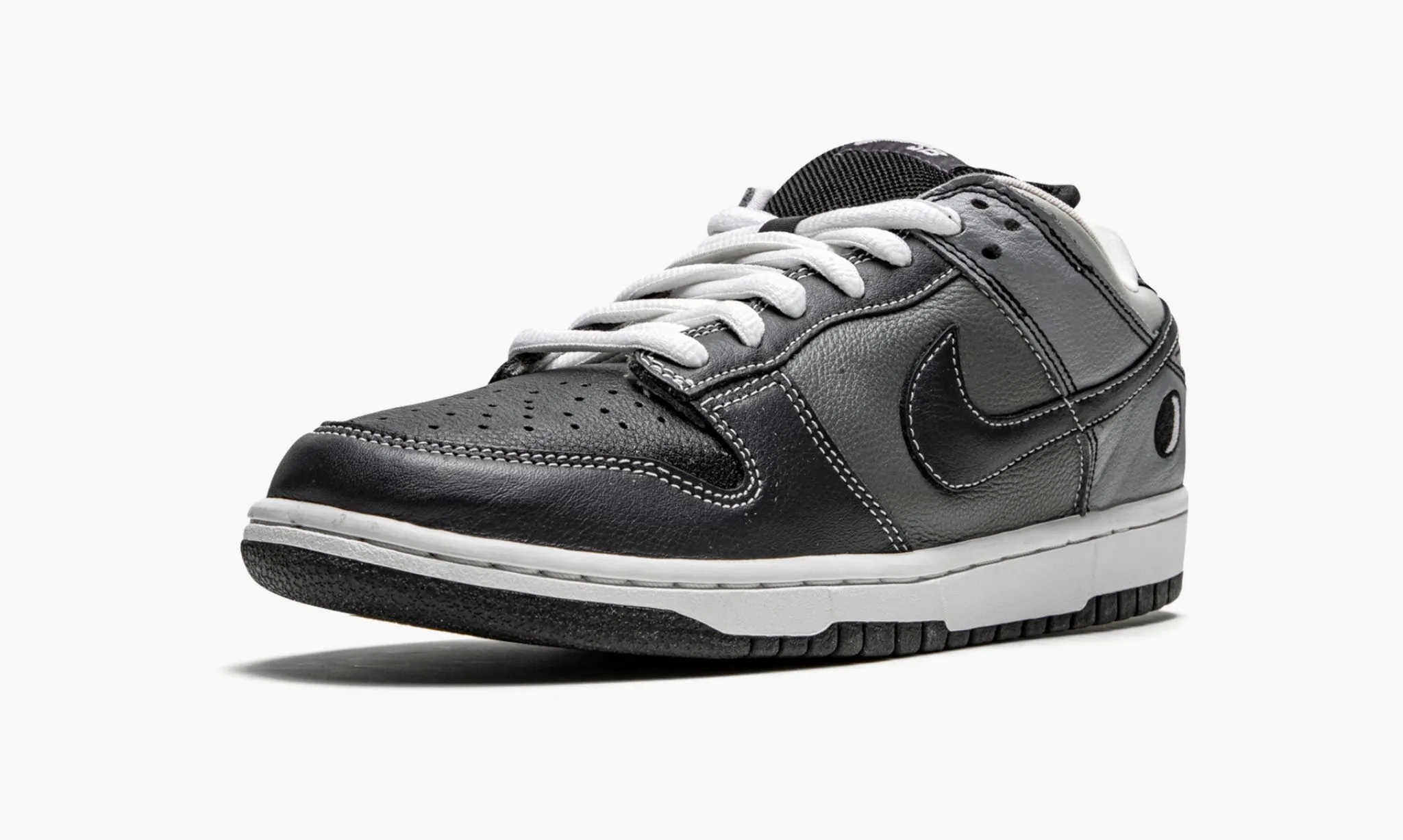 NIKE SB DUNK LOW Lunar Eclipse East - beetsneakers