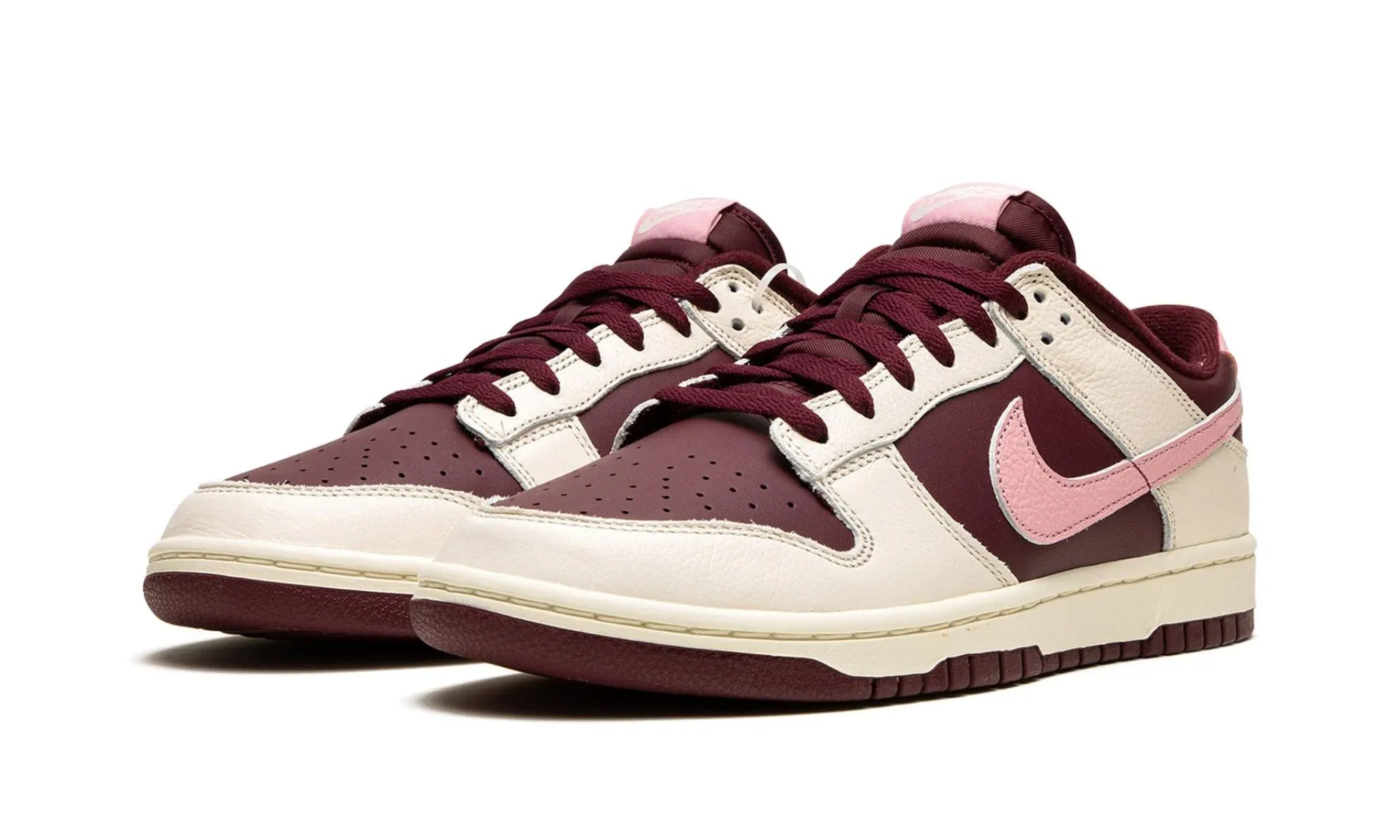 NIKE DUNK LOW RETRO PRM Valentine's Day 2023 - beetsneakers