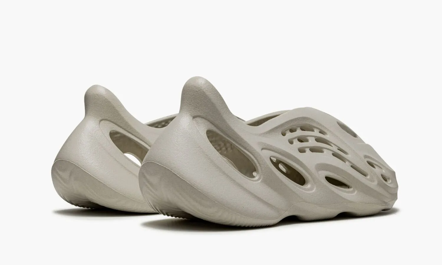 YEEZY FOAM RUNNER Sand - beetsneakers