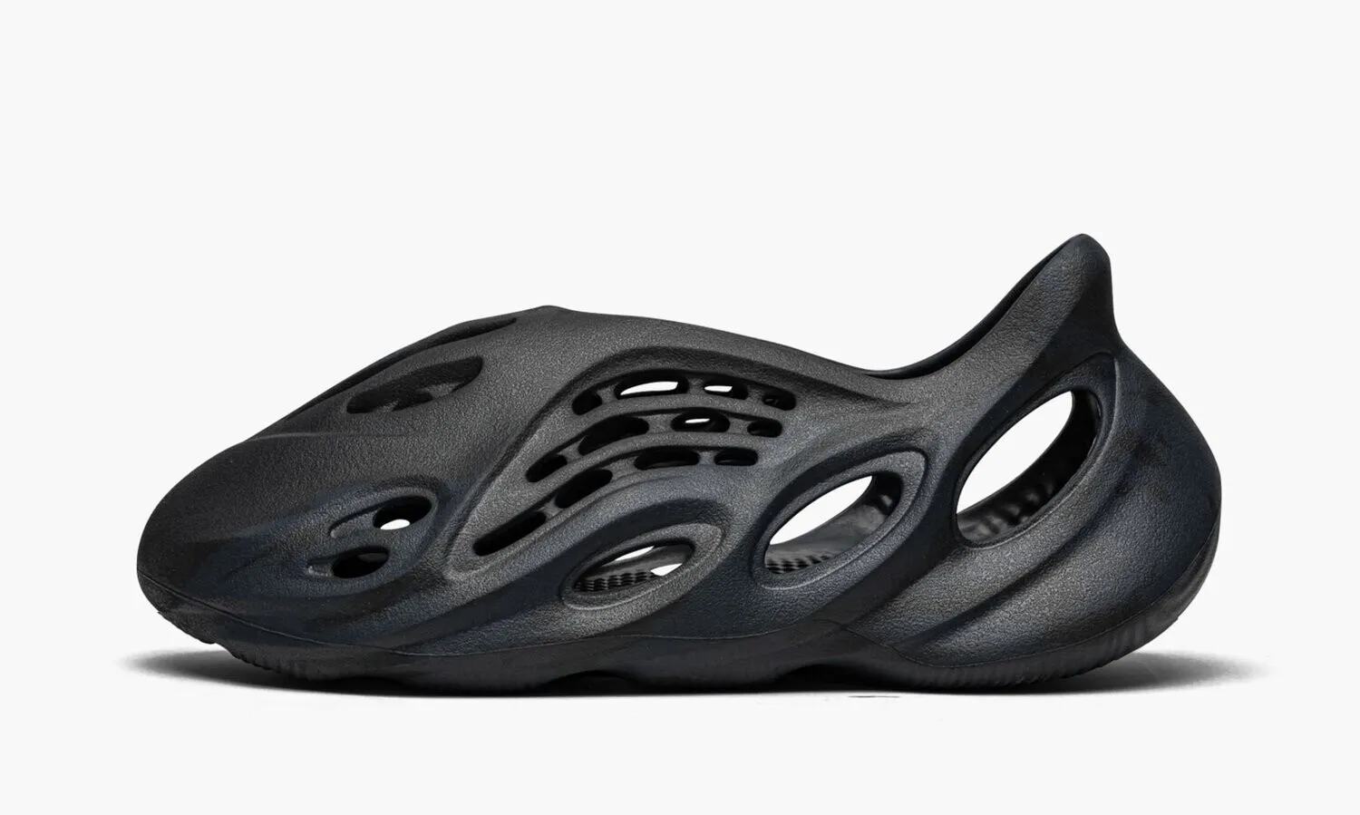 YEEZY FOAM RUNNER Onyx - beetsneakers