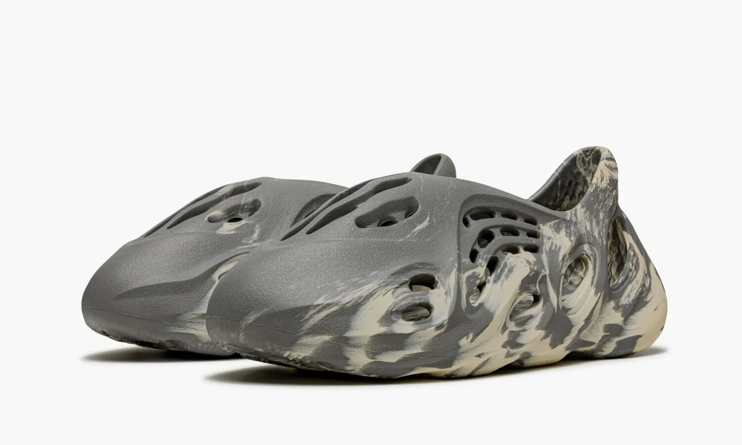 YEEZY FOAM RUNNER MXT Moon Grey - beetsneakers