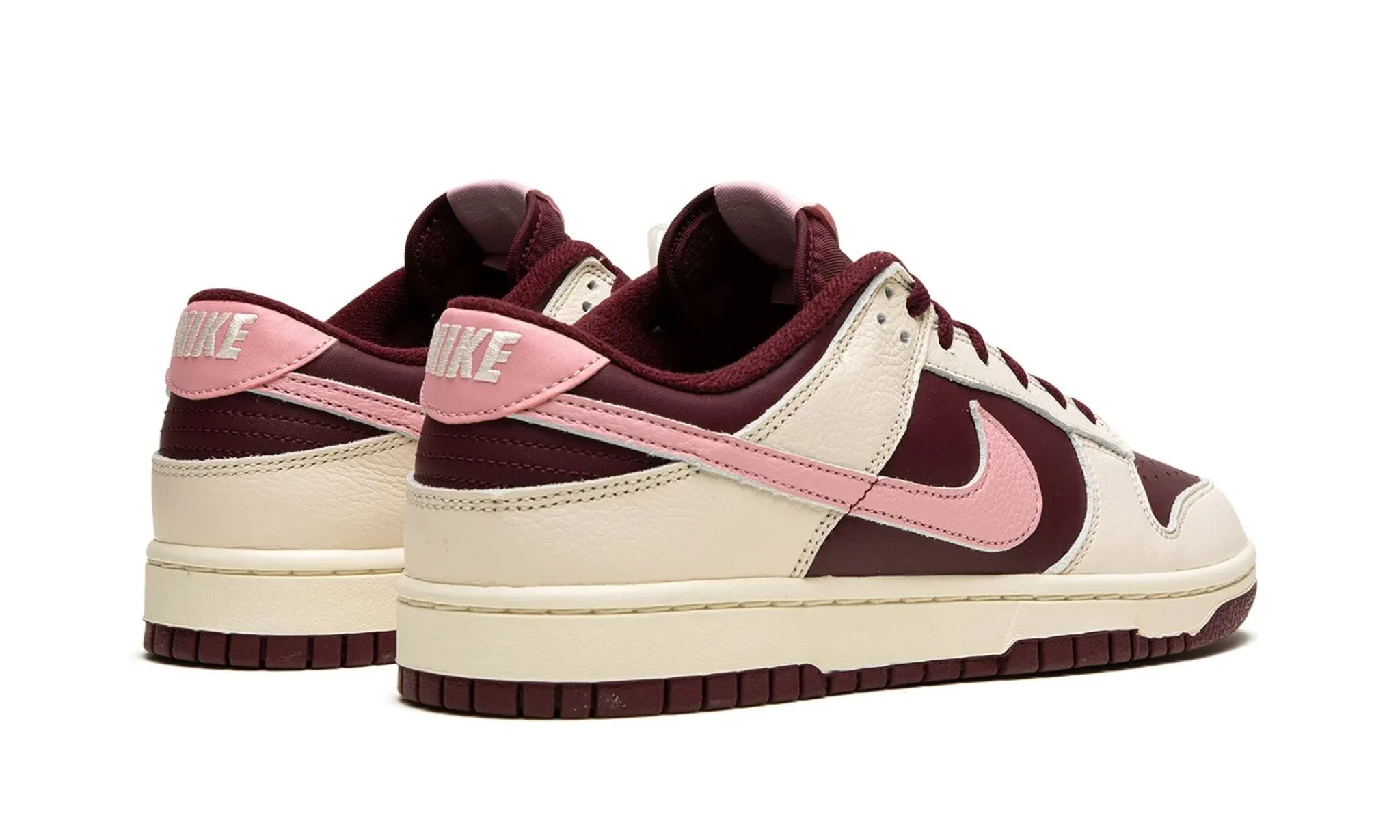 NIKE DUNK LOW RETRO PRM Valentine's Day 2023 - beetsneakers