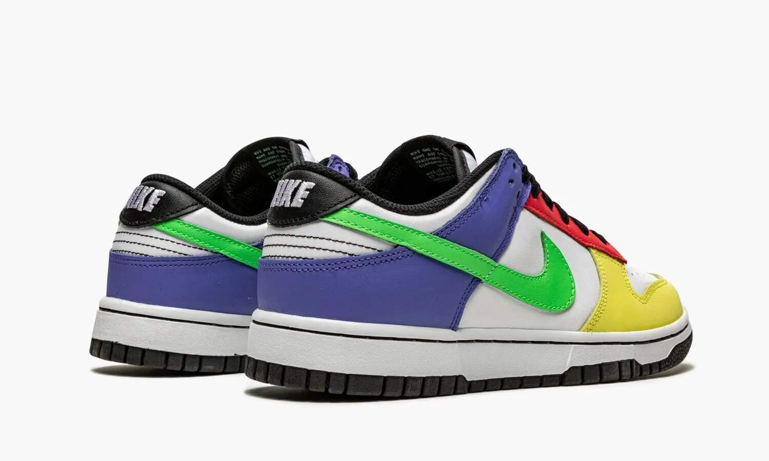 NIKE DUNK LOW Green Strike - beetsneakers