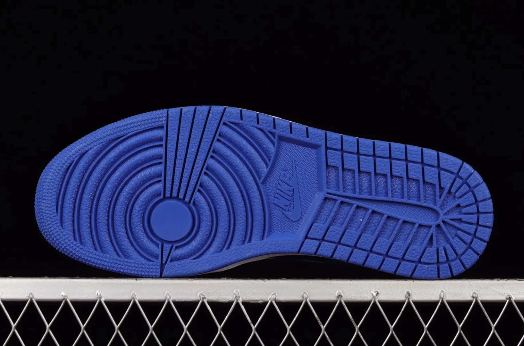 Jordan 1 High OG Patent Royal - beetsneakers