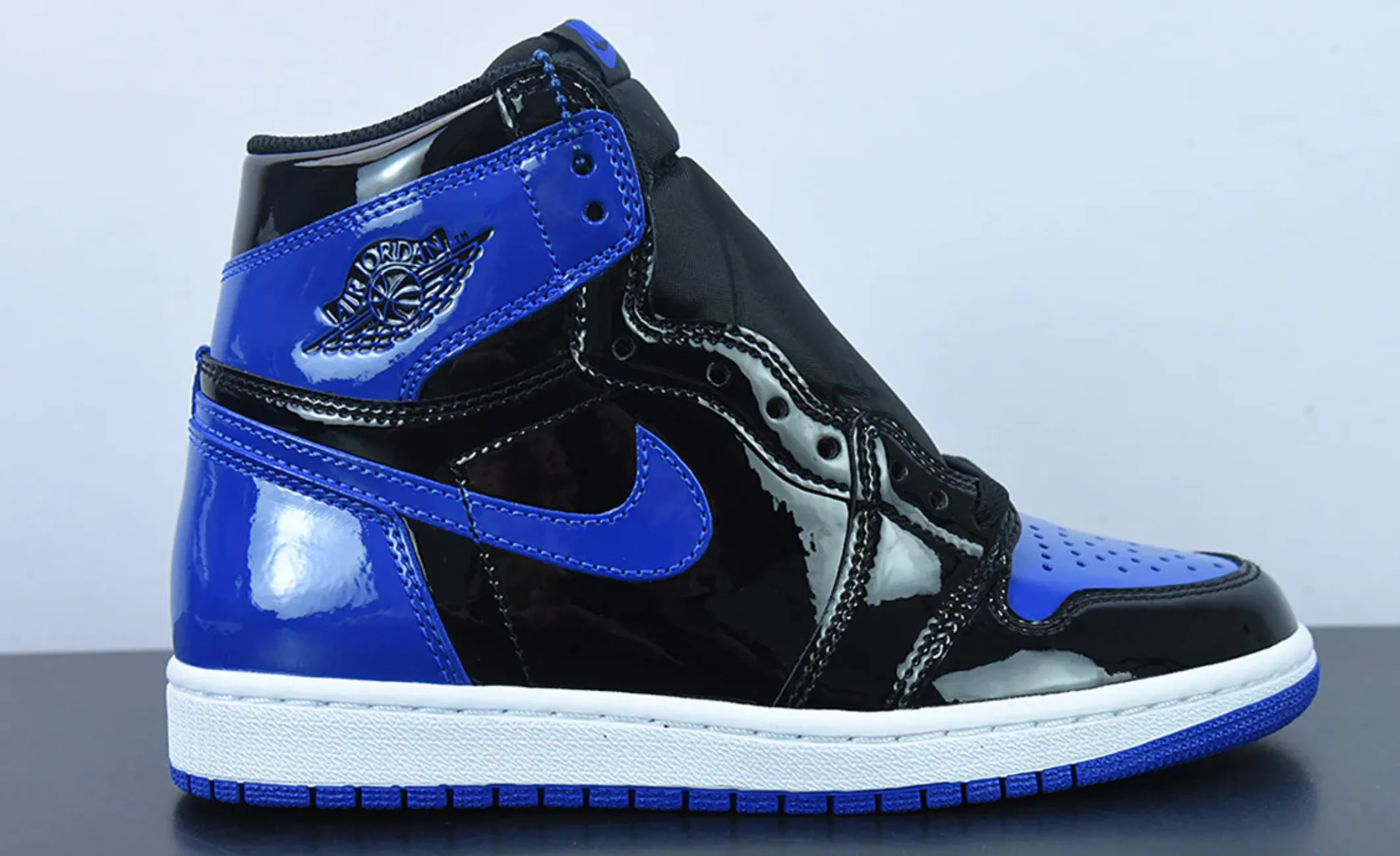 Jordan 1 High OG Patent Royal - beetsneakers