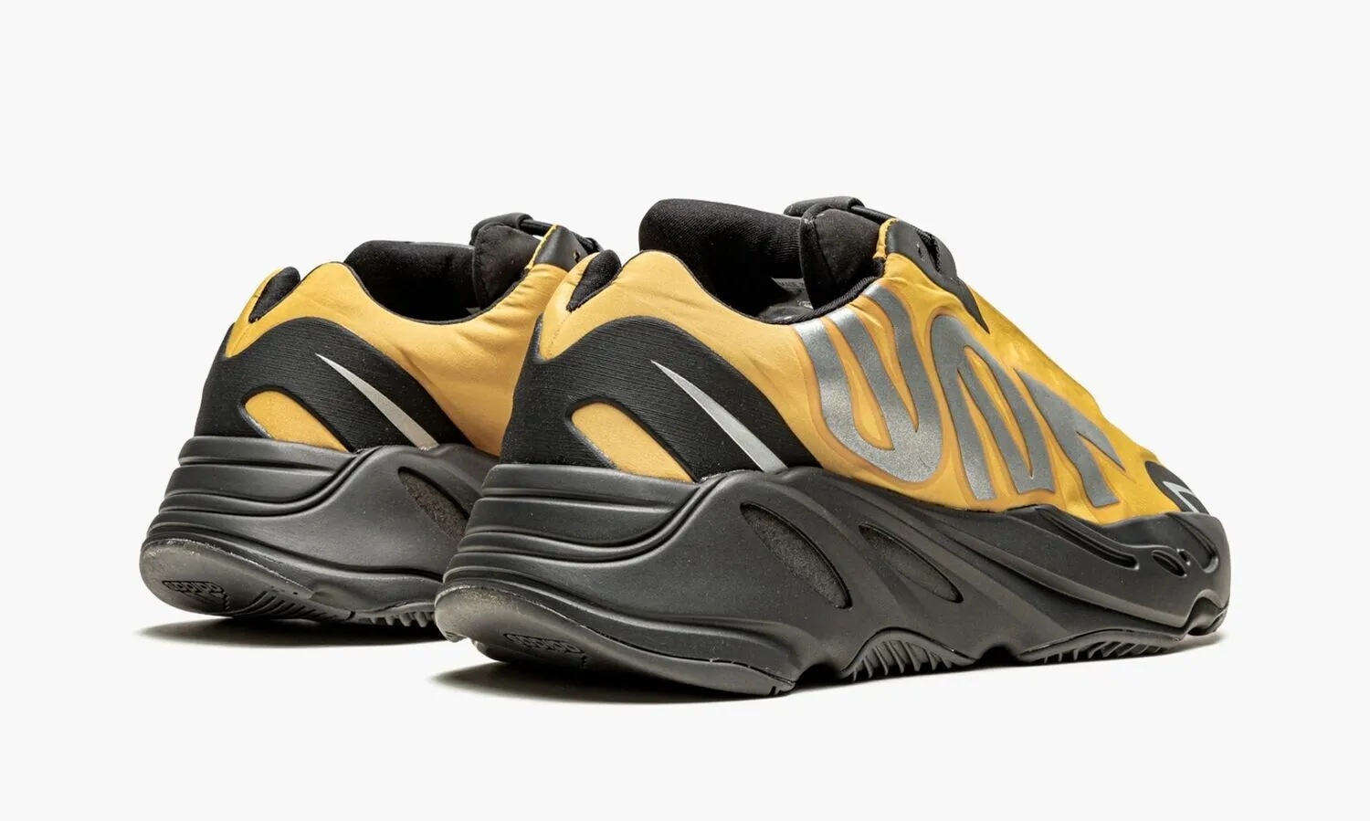 YEEZY 700 MNVN Honey Flux - beetsneakers