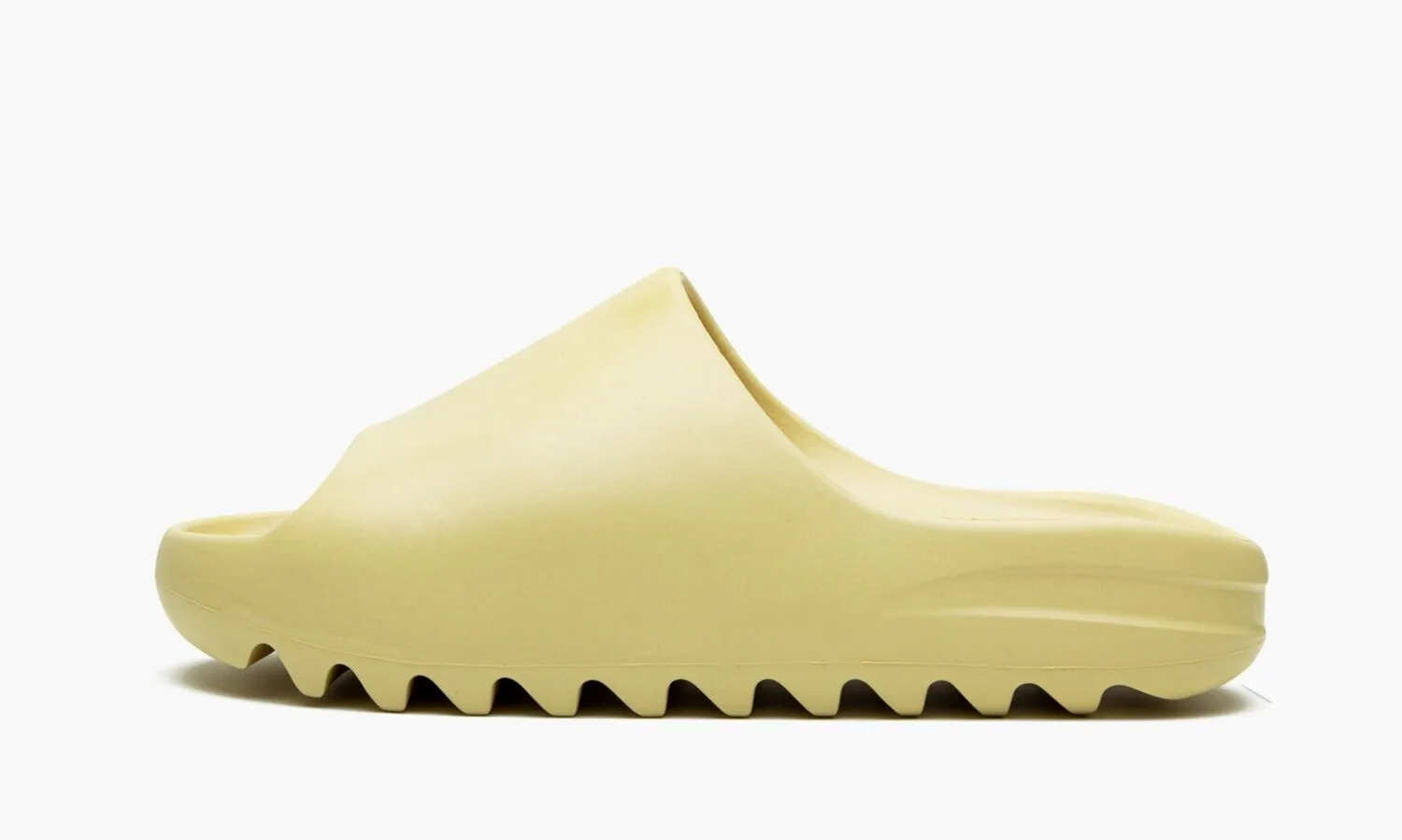 YEEZY SLIDE Desert Sand - beetsneakers