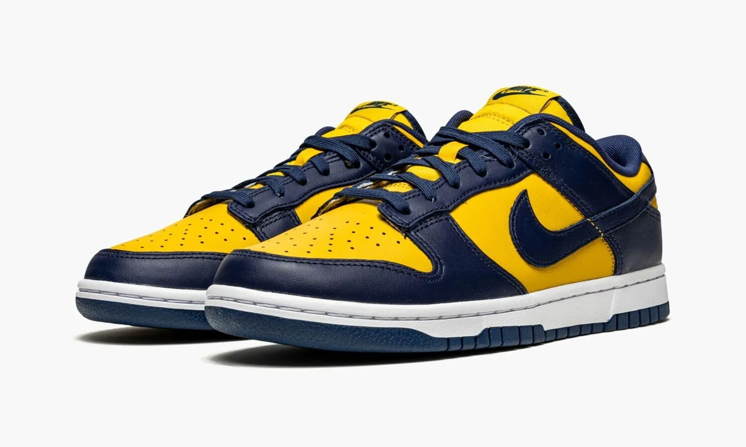 NIKE DUNK LOW Michigan - beetsneakers