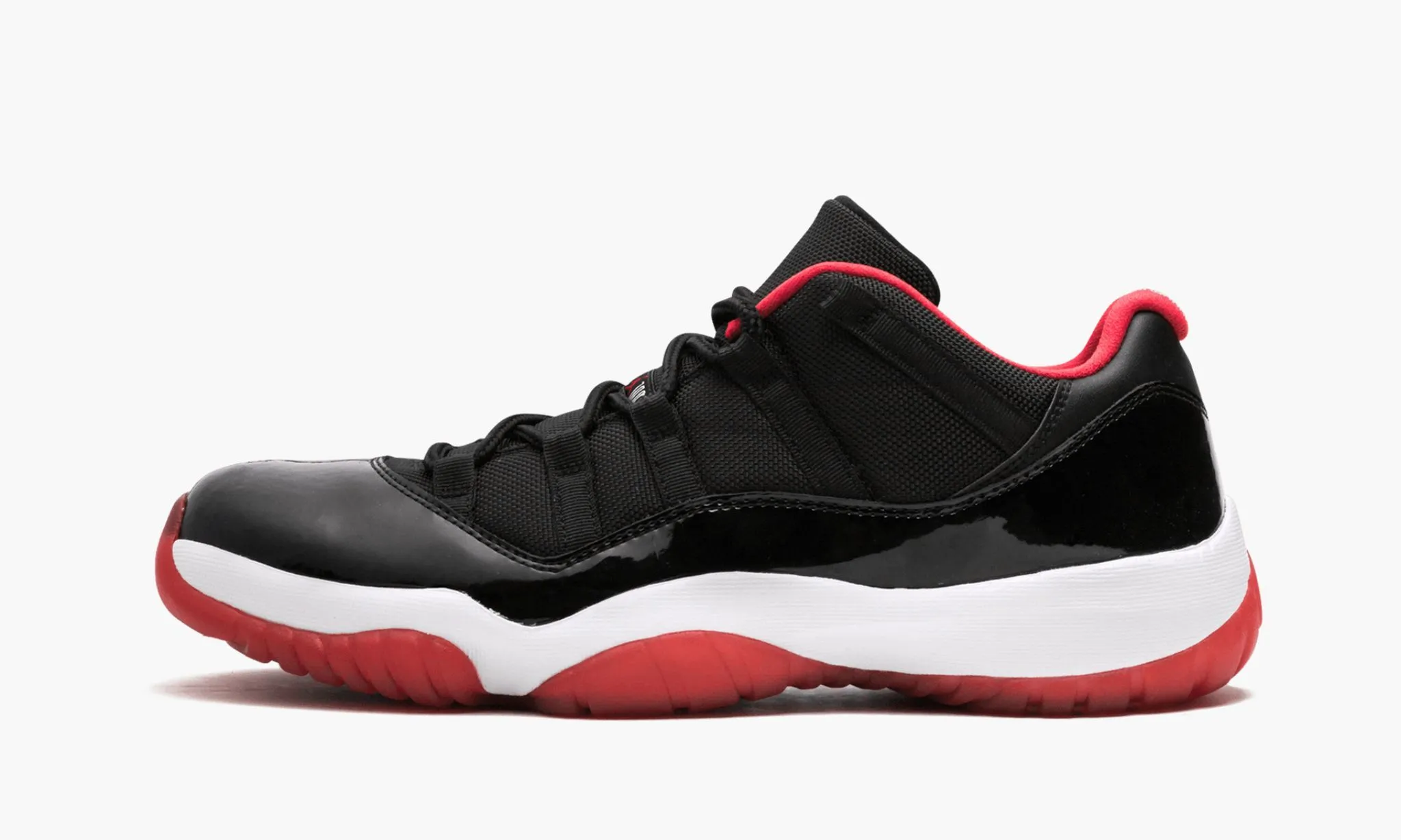 JORDAN 11 RETRO LOW Bred - beetsneakers