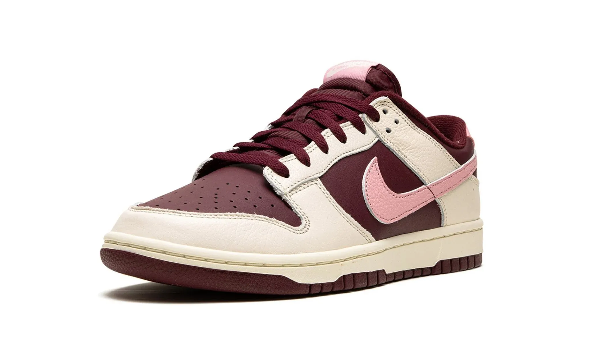 NIKE DUNK LOW RETRO PRM Valentine's Day 2023 - beetsneakers