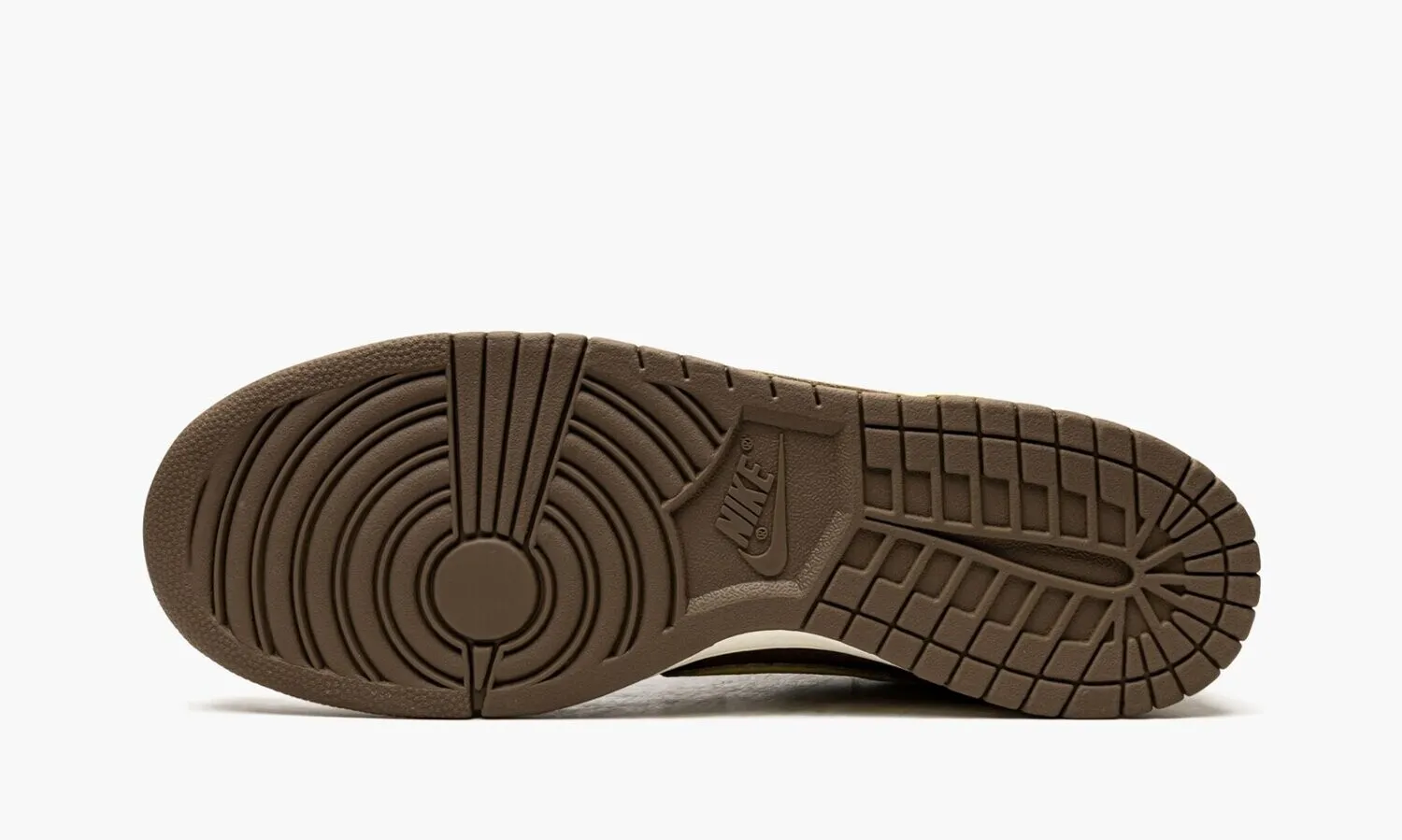 NIKE DUNK LOW SP Undefeated Canteen - beetsneakers