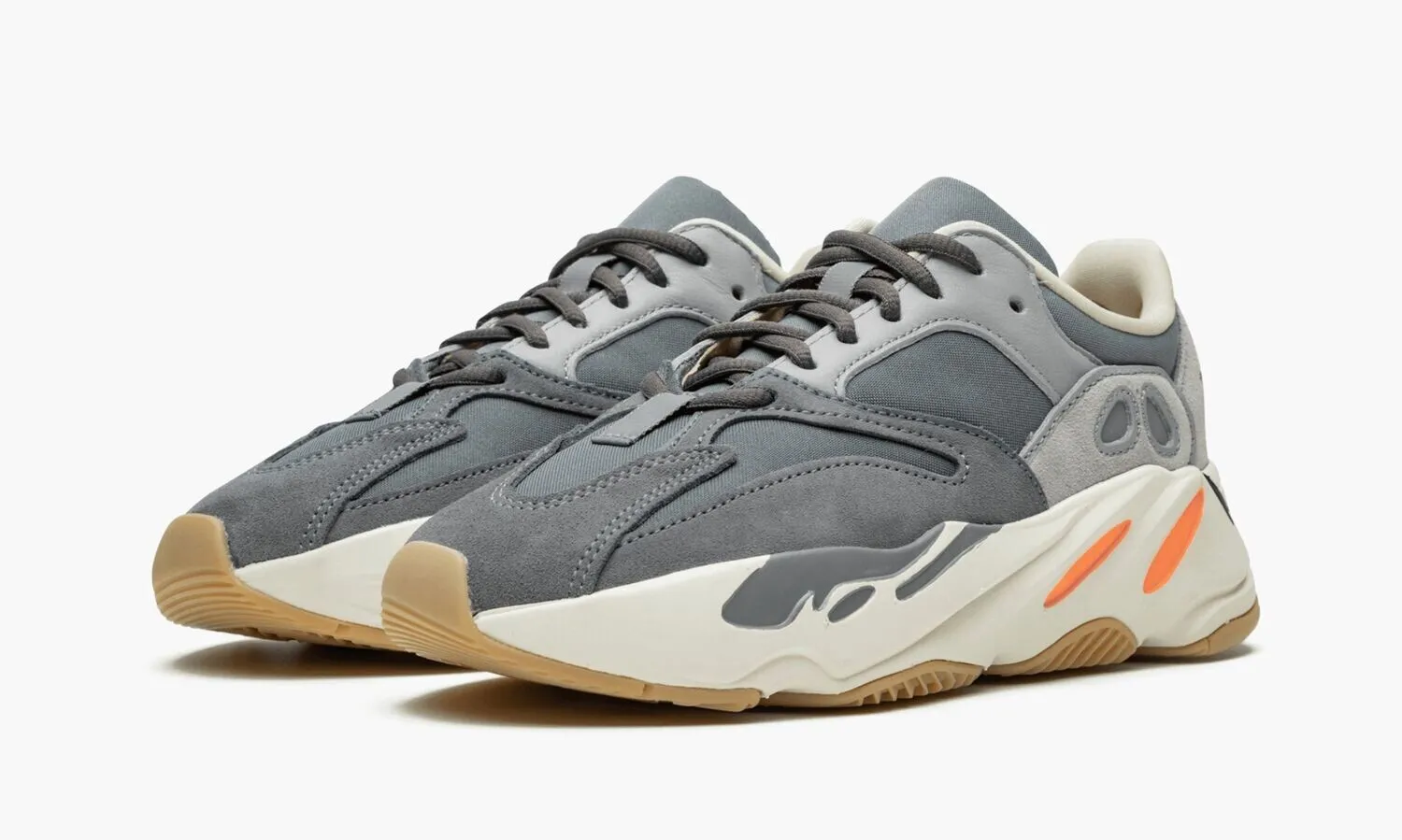 YEEZY BOOST 700 Magnet - beetsneakers