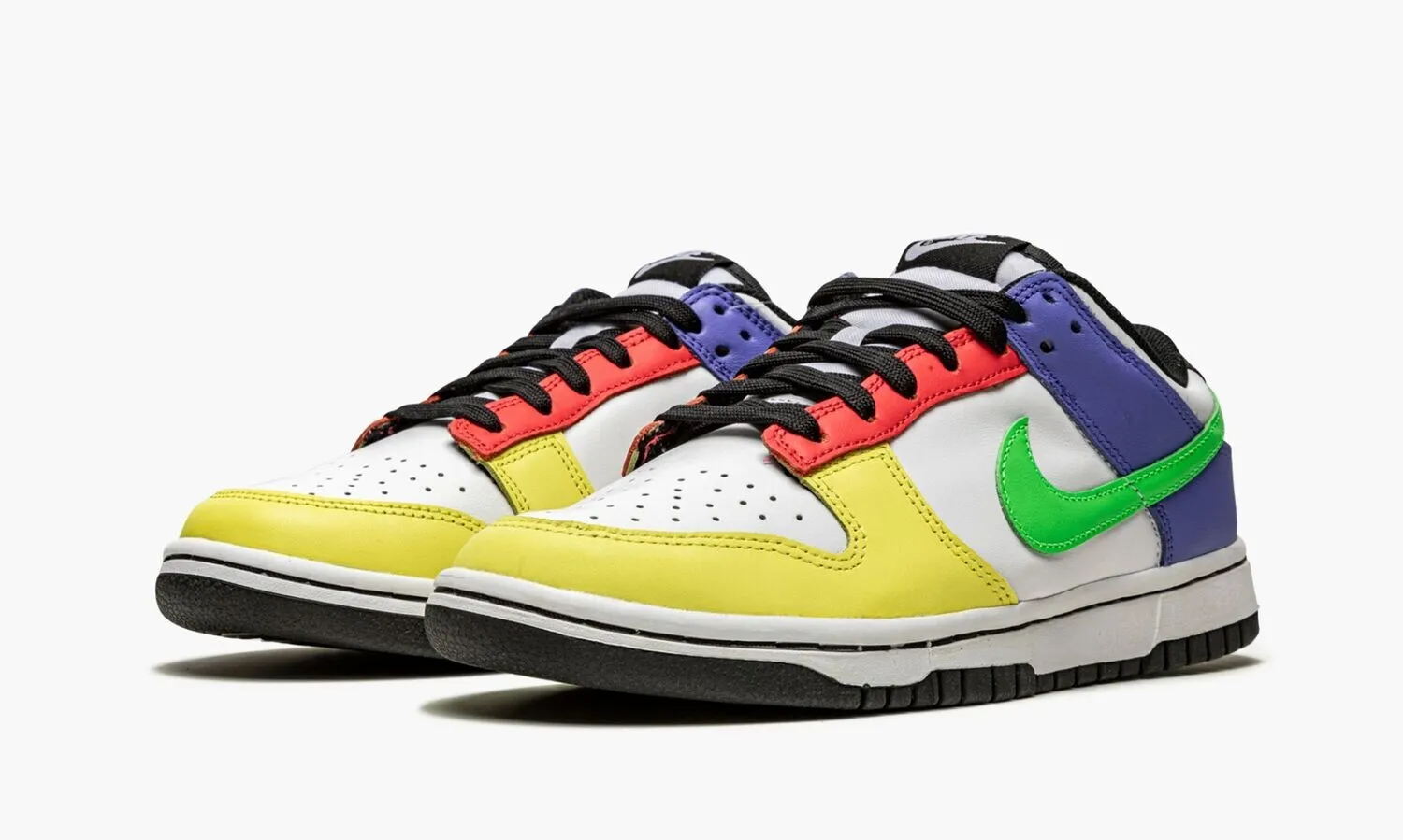 NIKE DUNK LOW Green Strike - beetsneakers
