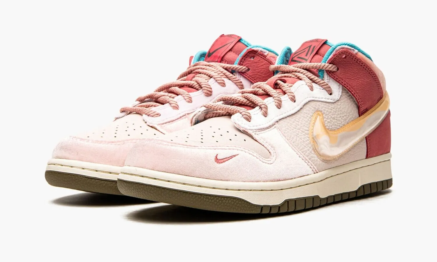 NIKE DUNK MID Social Status Strawberry Chocolate - beetsneakers