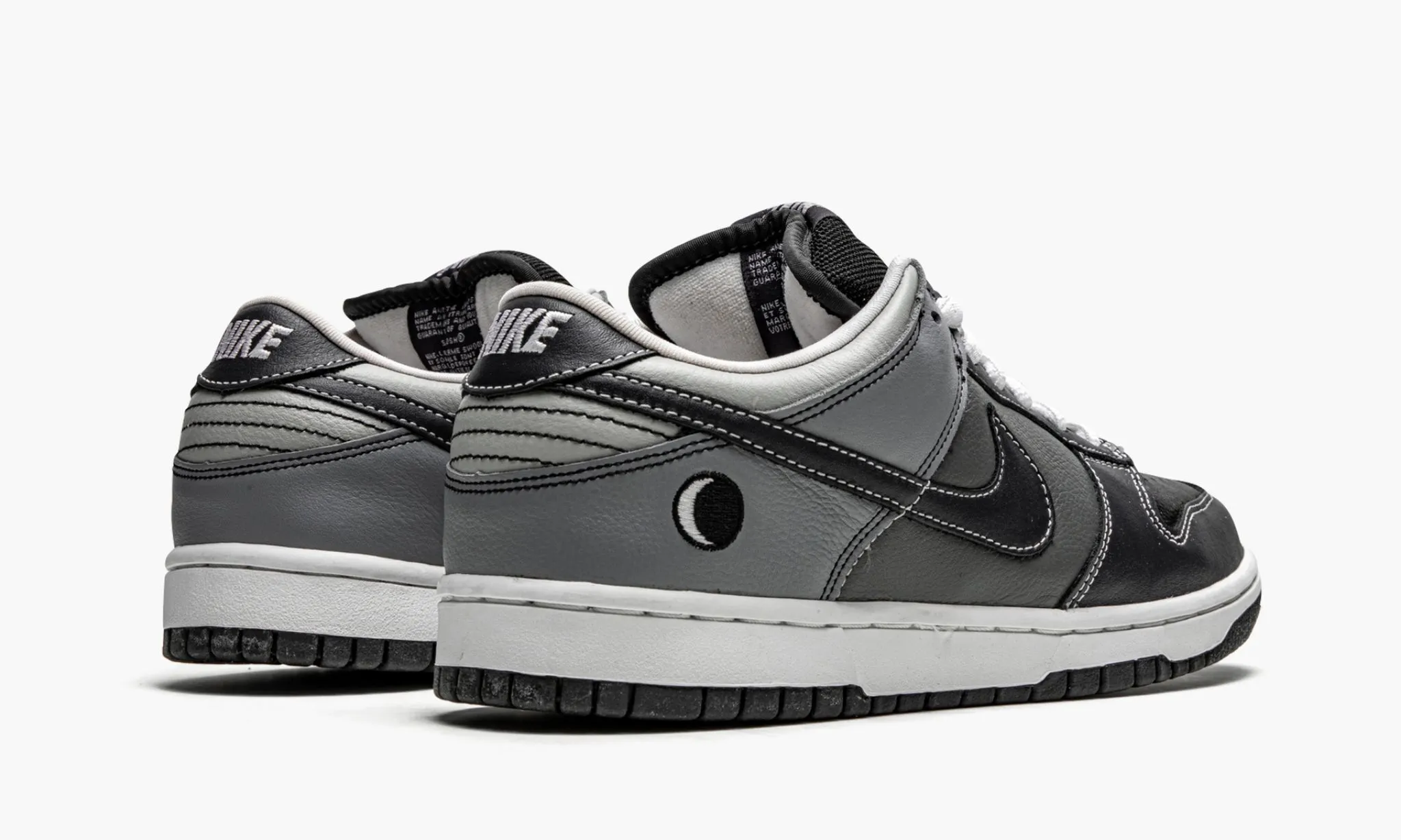 NIKE SB DUNK LOW Lunar Eclipse East - beetsneakers
