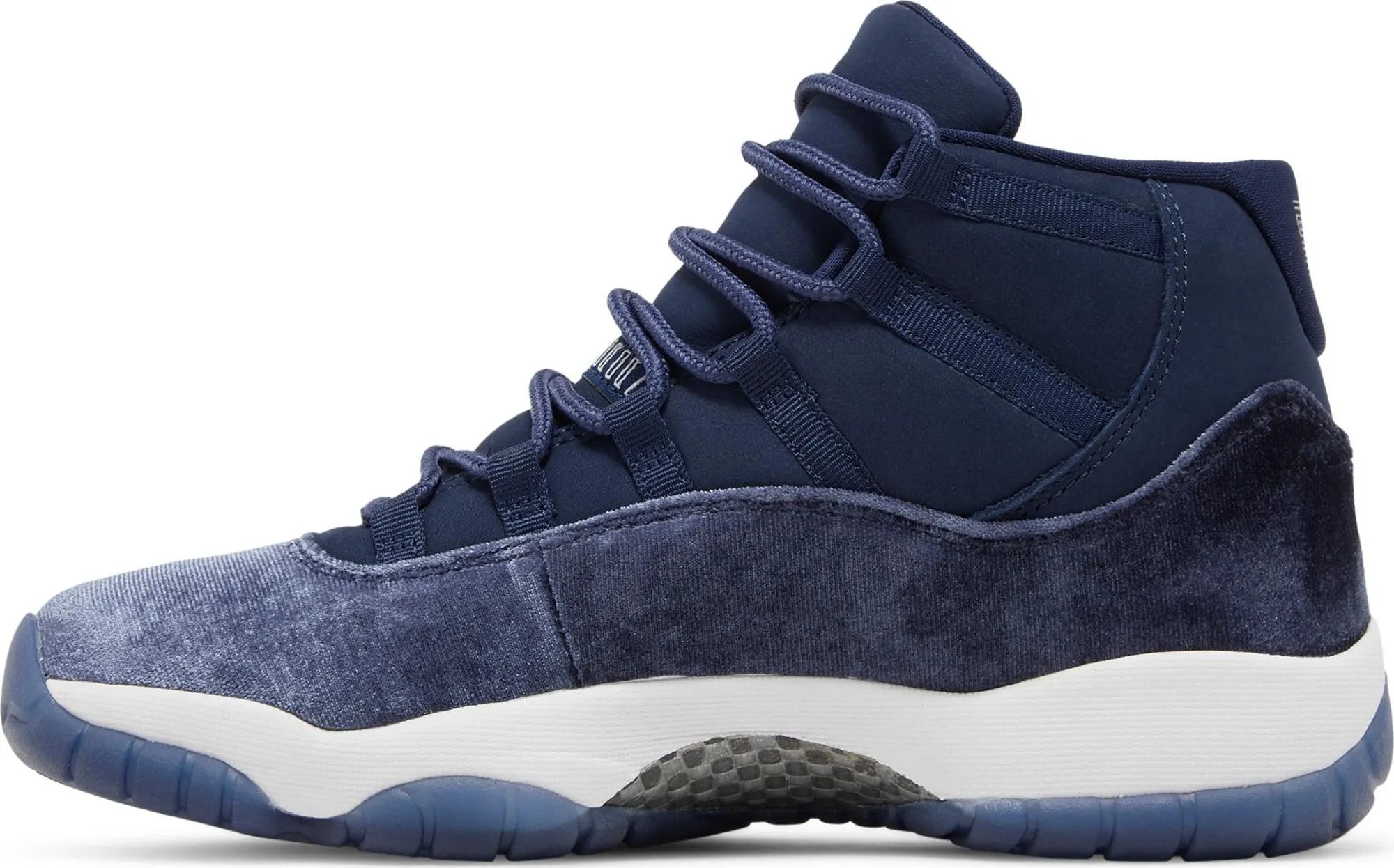 Jordan 11 Retro Midnight Navy - beetsneakers