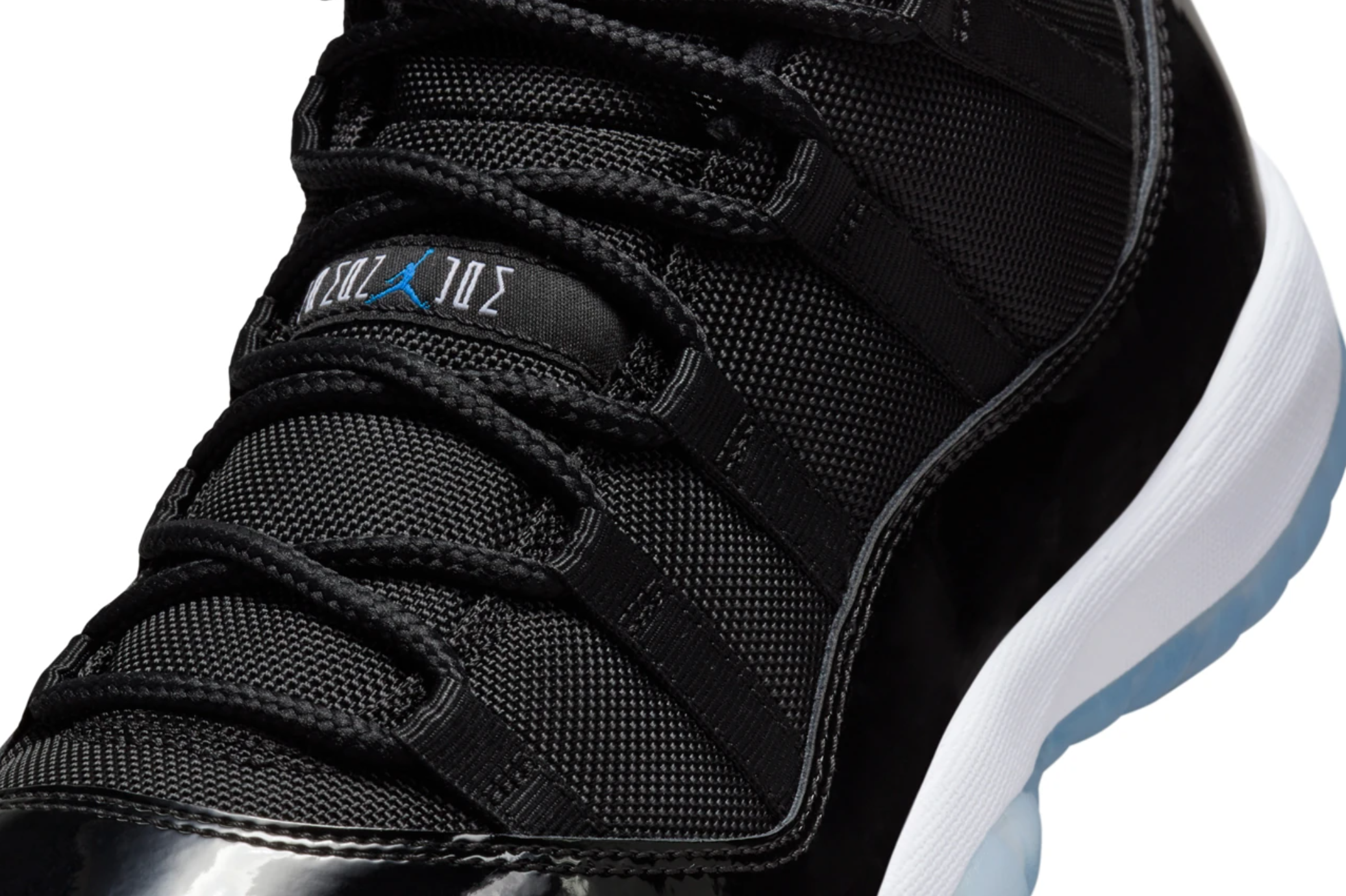 JORDAN 11 RETRO LOW Space Jam - beetsneakers