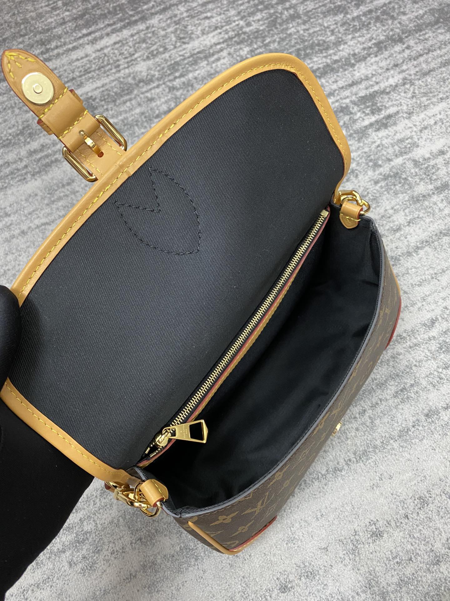 LV-Diane-m45985