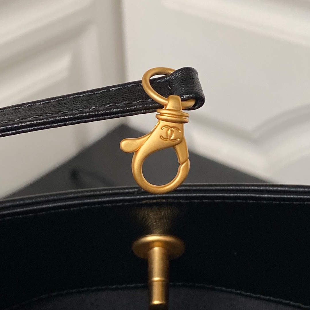 Chanel-24p hobo bag