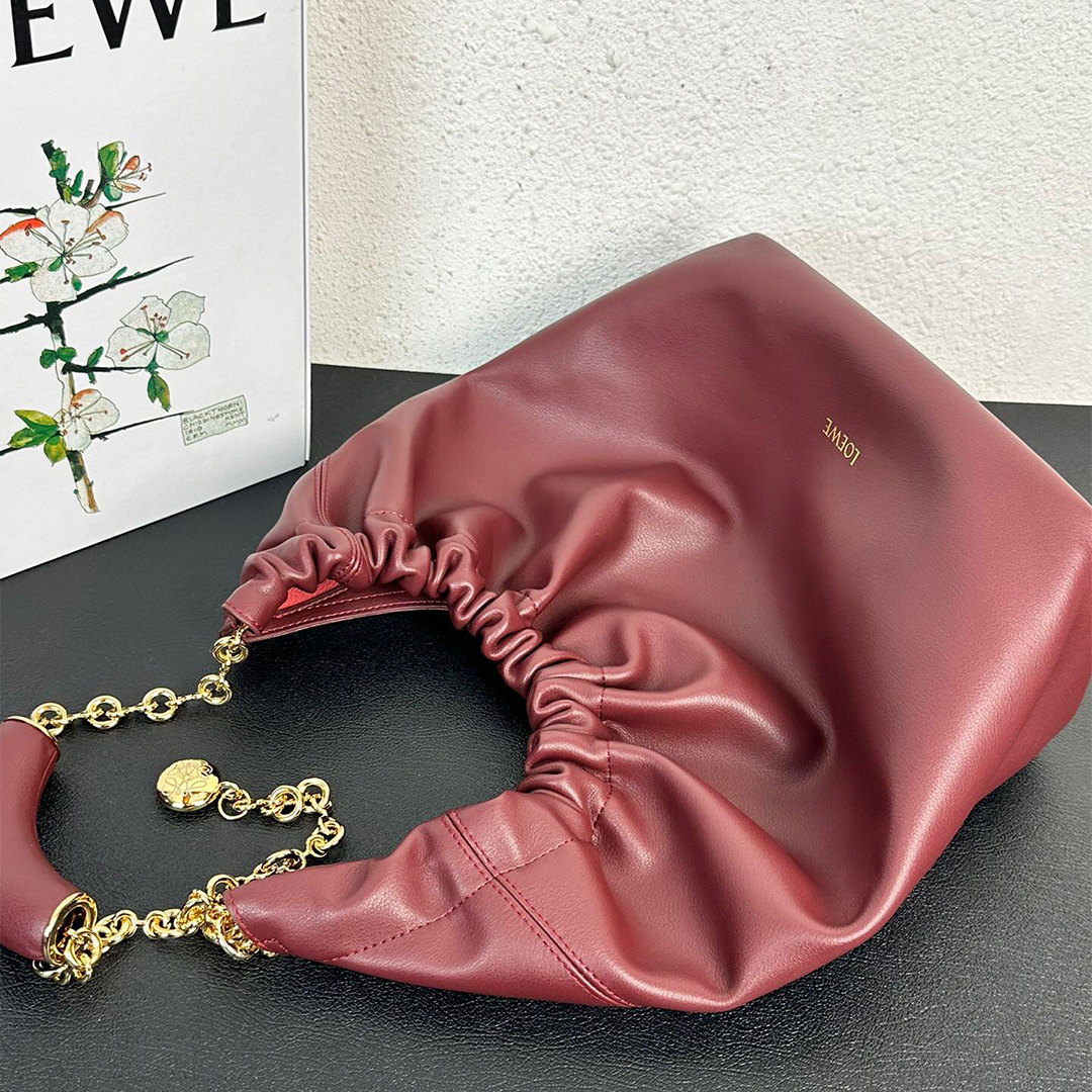 LOEWE-squeeze