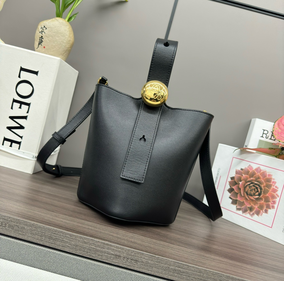 LOEWE-pebble bucket