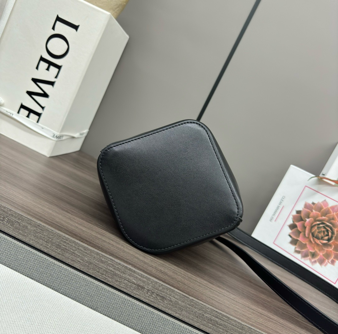 LOEWE-pebble bucket