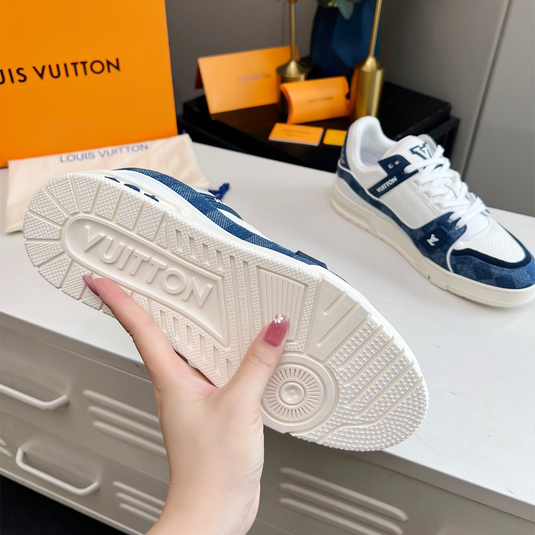 LV-Milan show runway models