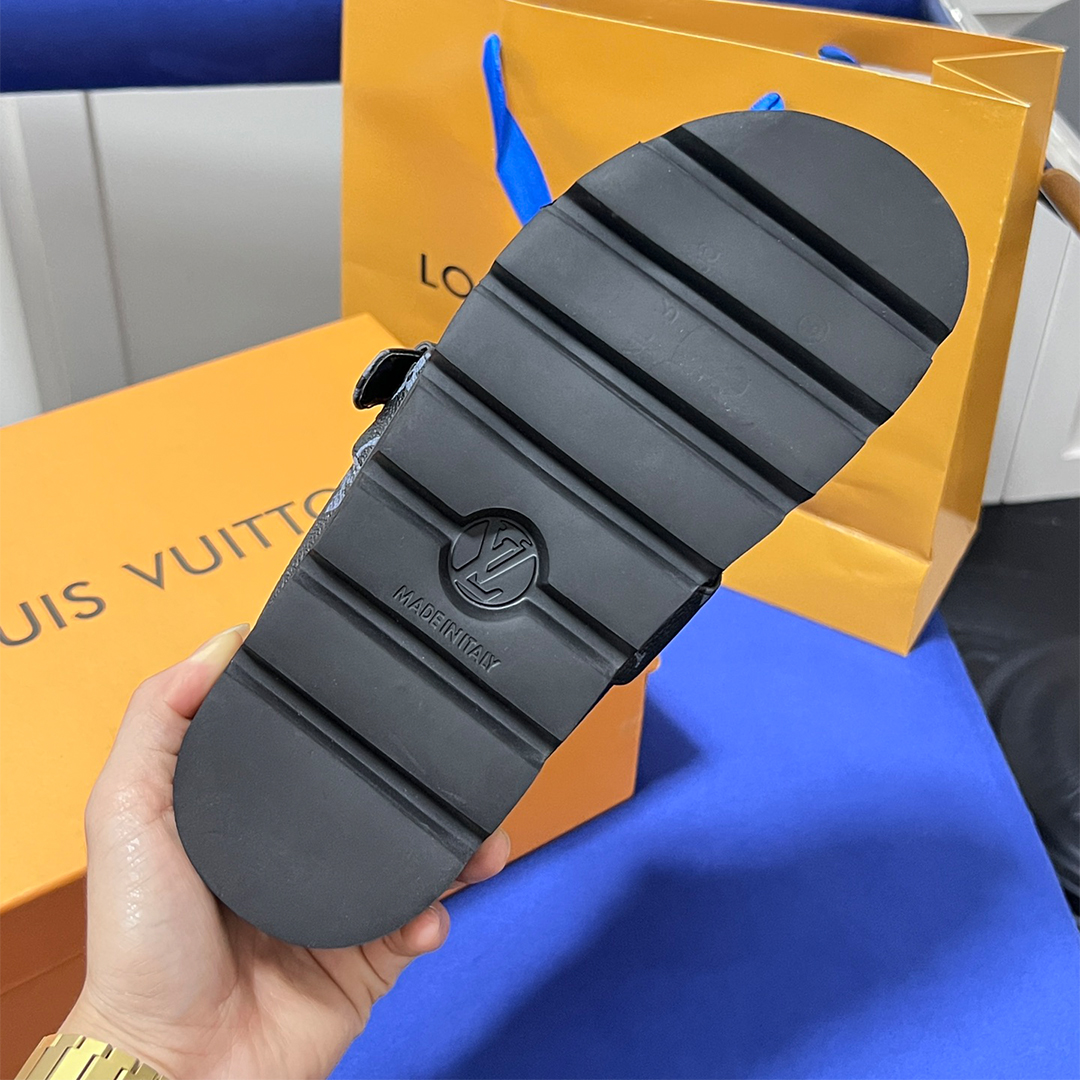 LV-wrap-around slippers