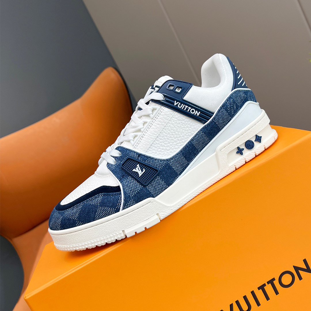 LV-Milan show runway models