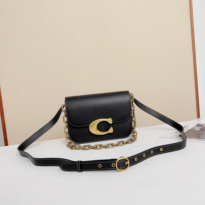 COACH-cm557