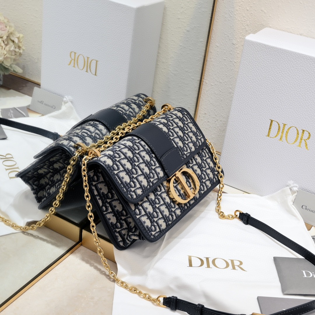Dior-  Montaigne
