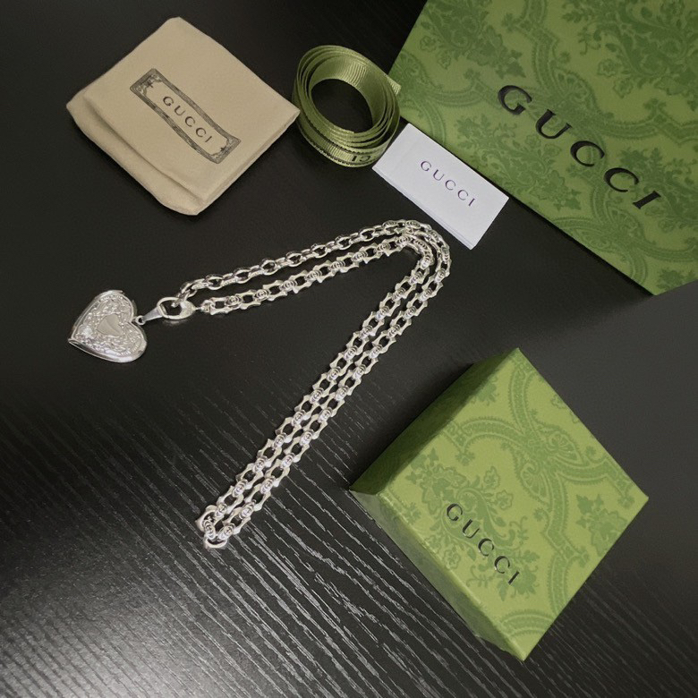 GUCCI-Love Necklace