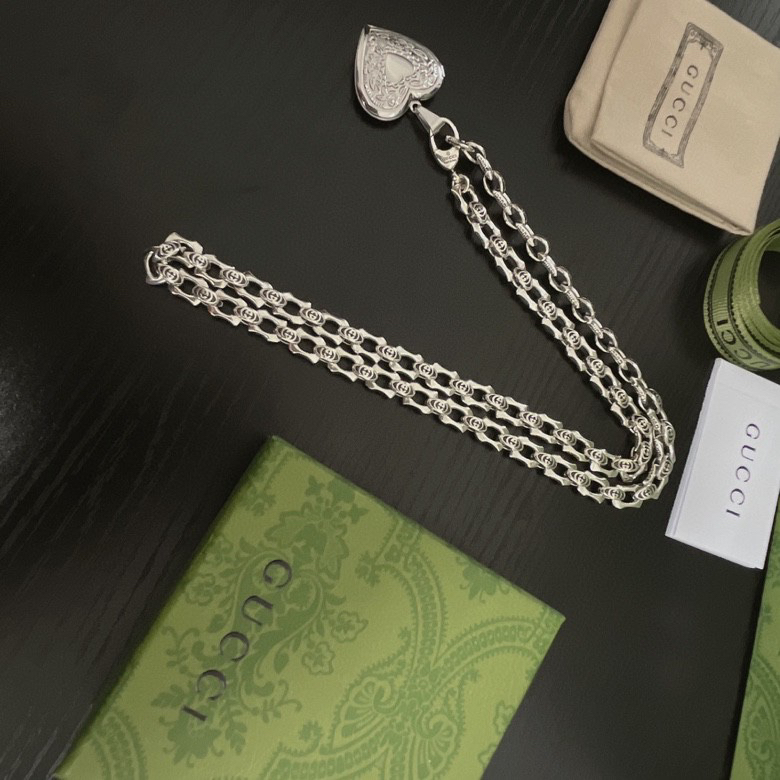 GUCCI-Love Necklace